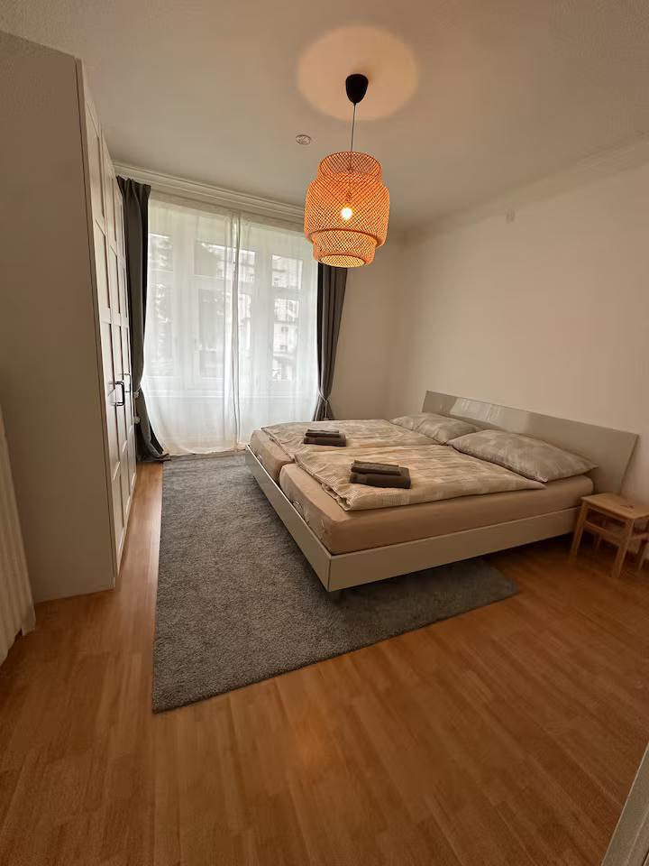 Schulstrasse 1