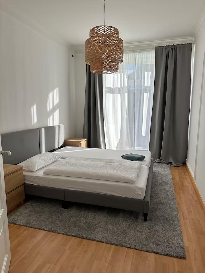 Schulstrasse 1