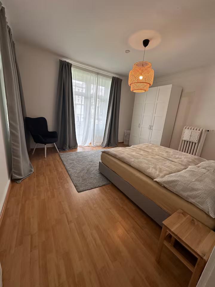 Schulstrasse 1